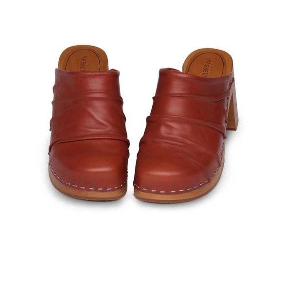 Swedish Hasbeens NWT Cognac Wrinkle Slip Inn Clog Comfortable and Fun Boho ❤️ - Picture 1 of 14